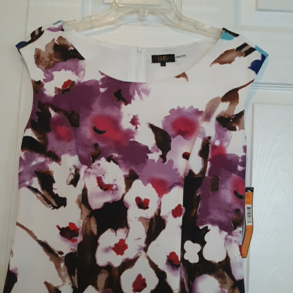 Dress - Picture 3 of 3
